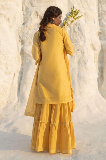 Karaj Jaipur Mustard Yellow Chanderi Kurta Set 