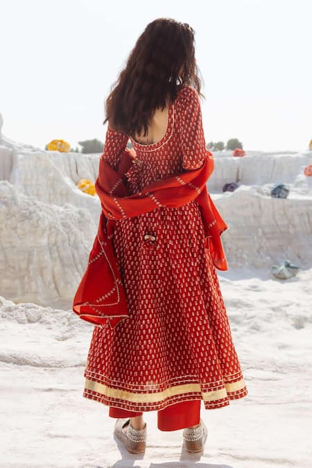 Shop Karaj Jaipur Red Cotton, Kota Doria Embroidery Scoop Neck Brick Anarkali Set at Aza Fashions Shop_Karaj Jaipur_Red Cotton, Kota Doria Embroidery Scoop Neck Brick Anarkali Set _at_Aza_Fashions