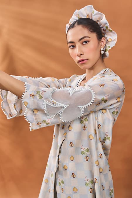 Buy_Masaba_Blue Chanderi Embroidery V-neck Powder Printed Kurta Set _Online_at_Aza_Fashions