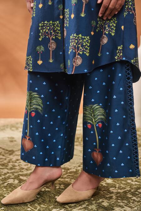 Buy_Masaba_Blue Chanderi Embroidery V-neck Indigo Wildscape Printed Kurta Set _Online_at_Aza_Fashions