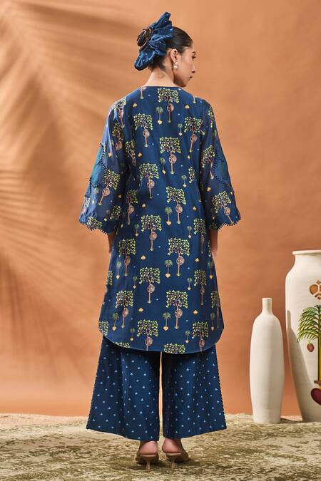 Shop_Masaba_Blue Chanderi Embroidery V-neck Indigo Wildscape Printed Kurta Set _at_Aza_Fashions
