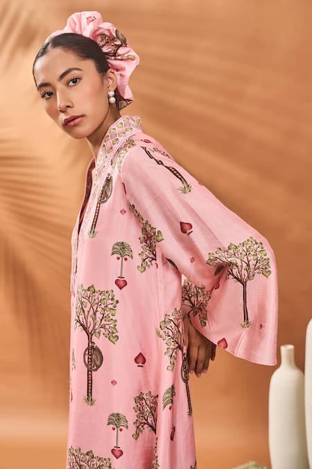Masaba_Pink Chanderi V-neck Wildscape Kurta Set _Online_at_Aza_Fashions