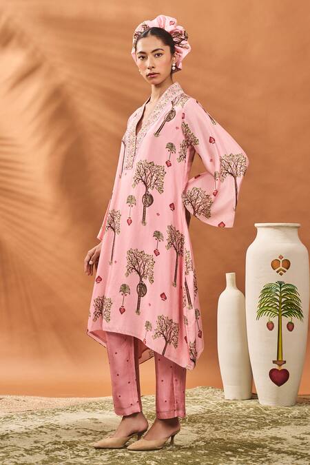 Buy_Masaba_Pink Chanderi V-neck Wildscape Kurta Set _Online_at_Aza_Fashions