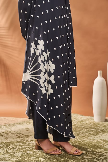 Buy_Masaba_Black Crepe Asymmetric Printed Silk Kurta Set _Online_at_Aza_Fashions