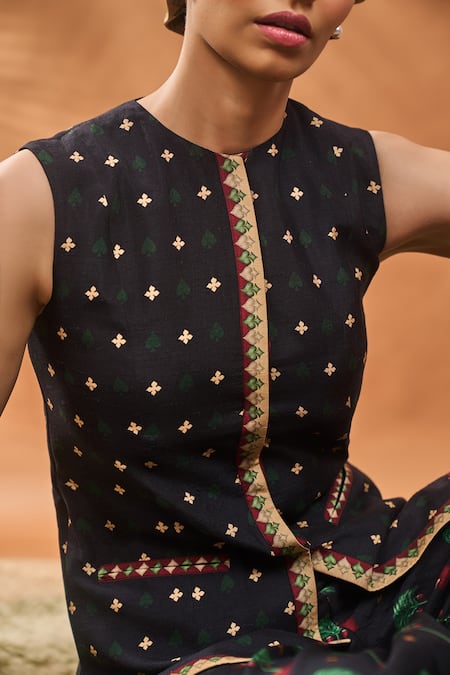 Buy_Masaba_Black Silk Round Neck Printed Kurta Set _Online_at_Aza_Fashions