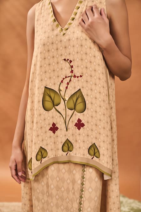 Buy_Masaba_Beige Crepe, Silk Embroidery V-neck Clover Checks Top And Skirt Set 