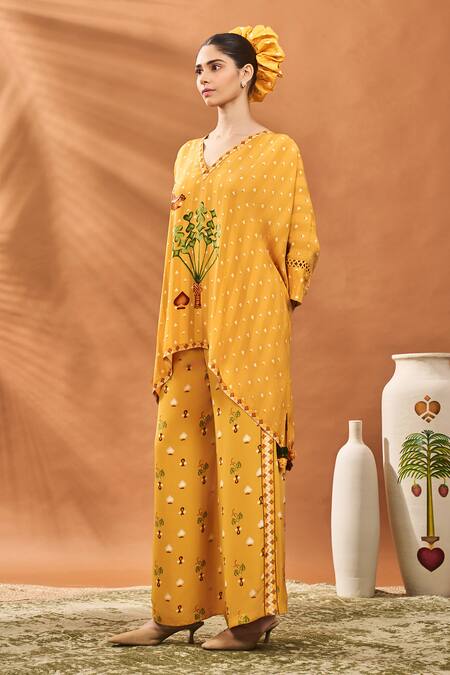 Masaba_Yellow Crepe, Silk Embroidery V-neck Ochre Spade Blossom Kurta Set_Online_at_Aza_Fashions