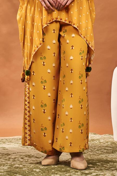 Buy_Masaba_Yellow Crepe, Silk Embroidery V-neck Ochre Spade Blossom Kurta Set_Online_at_Aza_Fashions