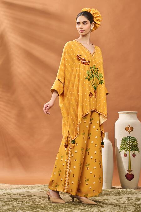 Shop_Masaba_Yellow Crepe, Silk Embroidery V-neck Ochre Spade Blossom Kurta Set_Online_at_Aza_Fashions