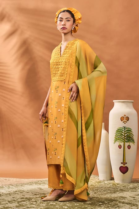 Masaba_Yellow Silk, Organza Embroidery V-neck Spades Blossom Kurta Set _Online_at_Aza_Fashions