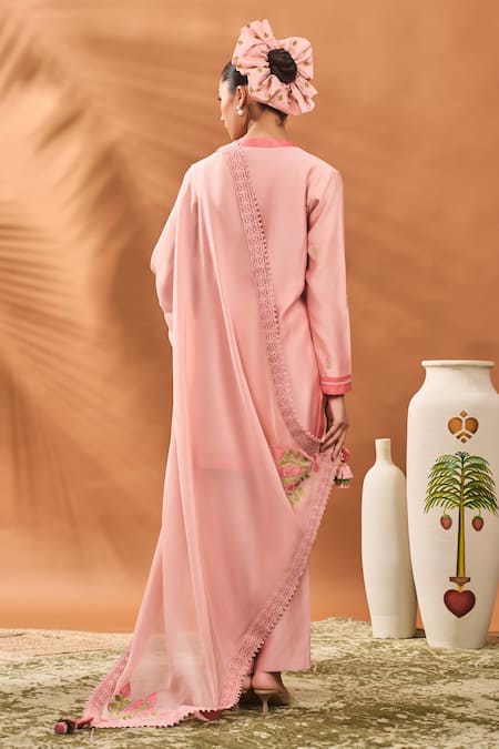 Shop_Masaba_Pink Chanderi, Organza Embroidery Split V-neck Kurta Set With Dupatta _at_Aza_Fashions