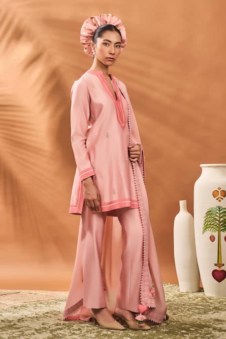 Masaba_Pink Chanderi, Organza Embroidery Split V-neck Kurta Set With Dupatta _at_Aza_Fashions