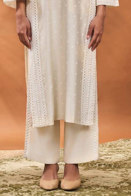 Masaba_Ivory Chanderi, Organza Embroidery V-neck Printed Kurta Set _Online_at_Aza_Fashions