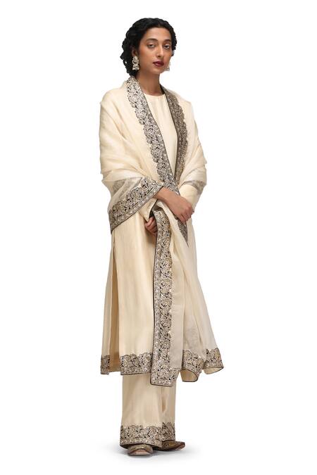 Buy_Mimamsaa_Ivory Silk, Organza Embroidery Round Neck Nandi Kurta Set With Dupatta _Online_at_Aza_Fashions