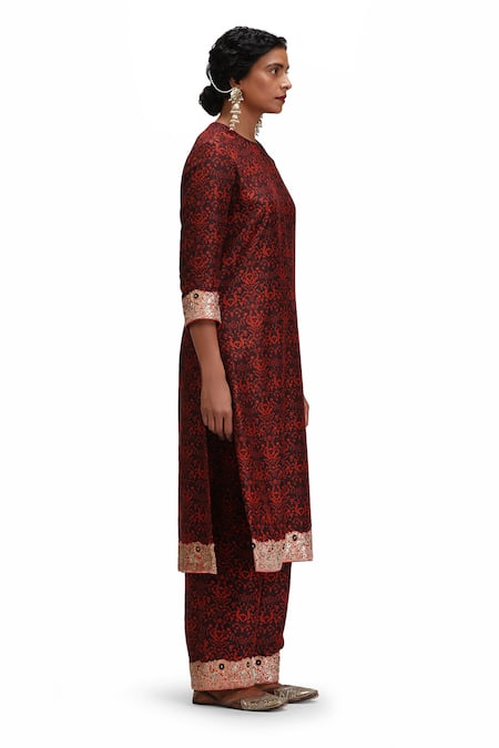 Mimamsaa_Maroon Silk, Organza Embroidery Round Shripada Printed Kurta Set With Dupatta _Online_at_Aza_Fashions
