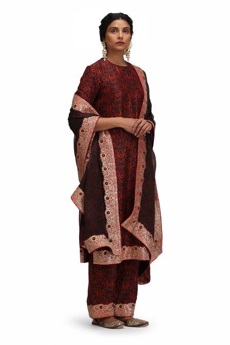 Mimamsaa_Maroon Silk, Organza Embroidery Round Shripada Printed Kurta Set With Dupatta _at_Aza_Fashions
