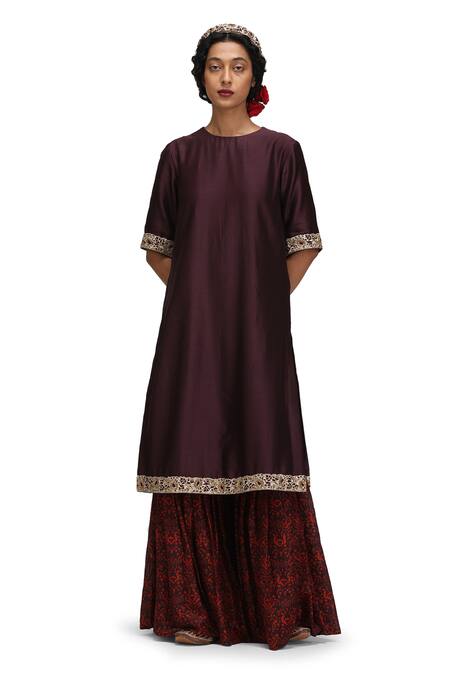Buy_Mimamsaa_Maroon Muslin, Silk, Organza Embroidery Yashasvini Munga Kurta Set With Dupatta _Online_at_Aza_Fashions
