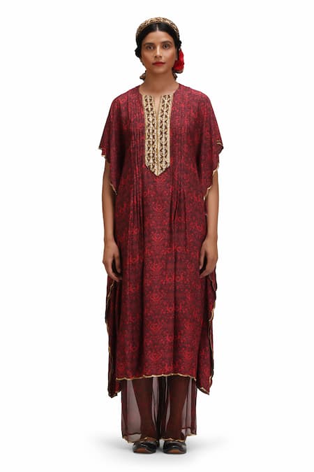 Mimamsaa_Maroon Embroidery Split V-neck Tushti Munga Silk Kaftan Set _Online_at_Aza_Fashions