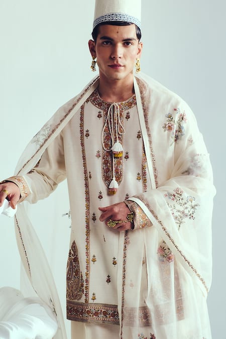 Buy_Wabi Sabi By Anshum-Ritesh_Ivory Chanderi Embroidery Kurta Set _Online_at_Aza_Fashions