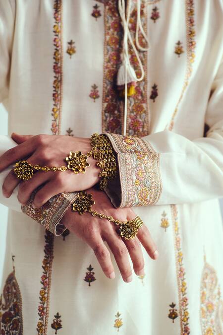 Shop_Wabi Sabi By Anshum-Ritesh_Ivory Chanderi Embroidery Kurta Set 