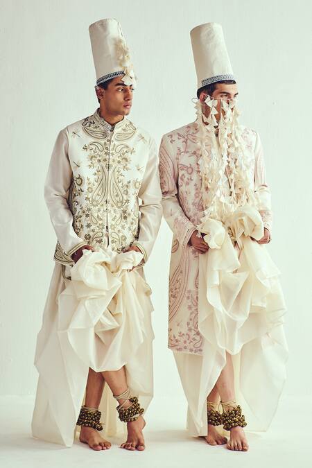 Wabi Sabi By Anshum-Ritesh_Ivory Chanderi Embroidery Kurta Set With Bundi _at_Aza_Fashions