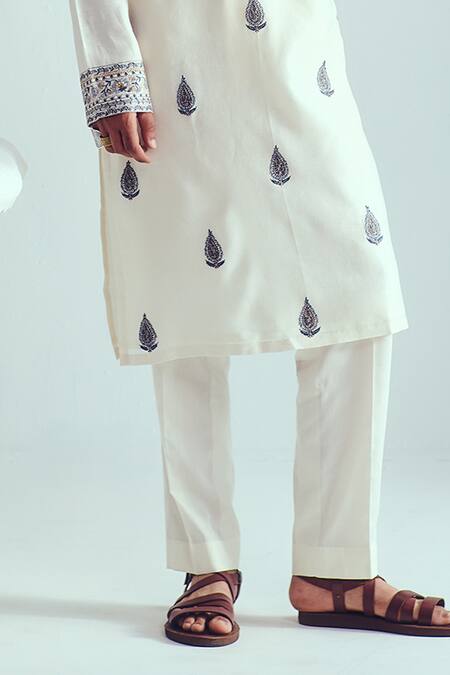 Wabi Sabi By Anshum-Ritesh_Ivory Chanderi Embroidery Kurta Set _Online_at_Aza_Fashions