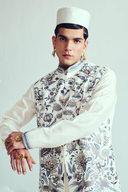 Buy_Wabi Sabi By Anshum-Ritesh_Ivory Chanderi Embroidery Kurta Set With Bundi _Online_at_Aza_Fashions