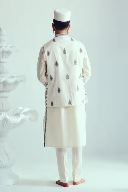 Shop_Wabi Sabi By Anshum-Ritesh_Ivory Chanderi Embroidery Kurta Set With Bundi _at_Aza_Fashions