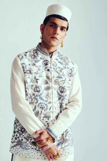 Wabi Sabi By Anshum-Ritesh_Ivory Chanderi Embroidery Kurta Set With Bundi _at_Aza_Fashions