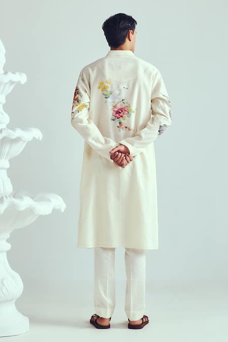 Shop_Wabi Sabi By Anshum-Ritesh_Ivory Chanderi Embroidery Floral Kurta Set _at_Aza_Fashions