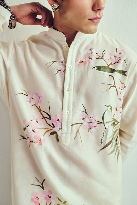 Buy_Wabi Sabi By Anshum-Ritesh_Ivory Chanderi Hand Painted Kurta Set 