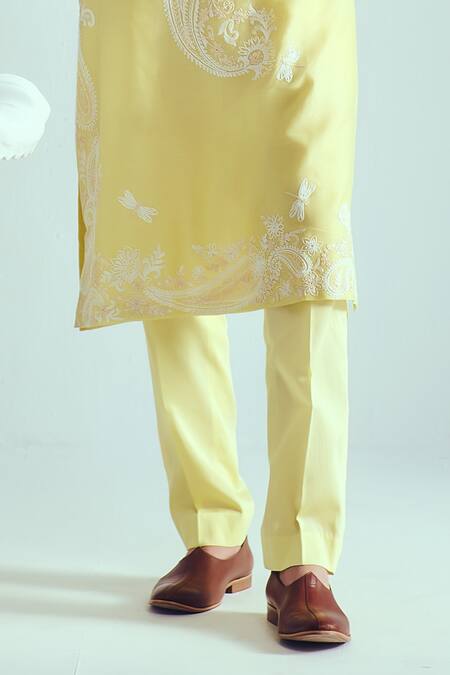 Wabi Sabi By Anshum-Ritesh_Yellow Chanderi Embroidery Kurta Set _Online_at_Aza_Fashions