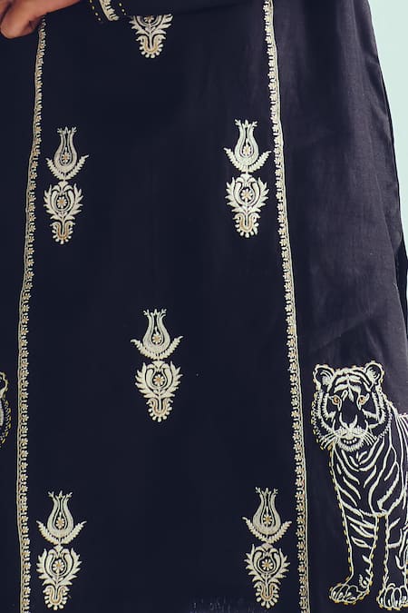 Buy_Wabi Sabi By Anshum-Ritesh_Black Chanderi Embroidery, Zari Kurta Set _Online_at_Aza_Fashions