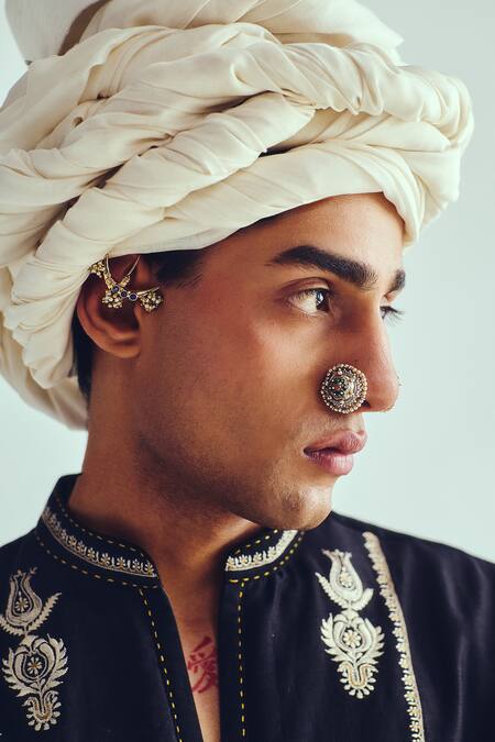 Wabi Sabi By Anshum-Ritesh_Black Chanderi Embroidery, Zari Kurta Set _at_Aza_Fashions