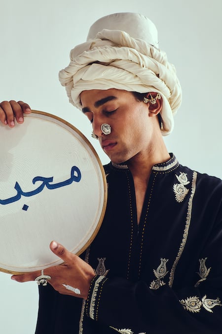 Buy_Wabi Sabi By Anshum-Ritesh_Black Chanderi Embroidery, Zari Kurta Set 