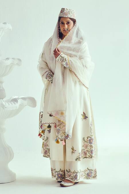 Wabi Sabi By Anshum-Ritesh_Ivory Chanderi Embroidery Round Neck Jacket Anarkali Set _Online_at_Aza_Fashions