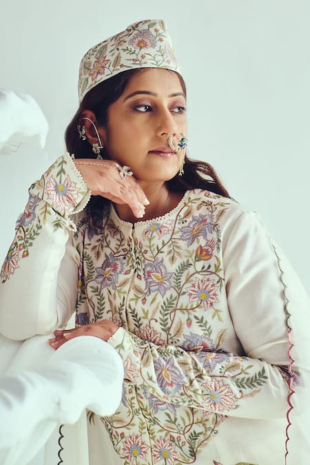 Buy_Wabi Sabi By Anshum-Ritesh_Ivory Chanderi Embroidery Round Neck Jacket Anarkali Set 