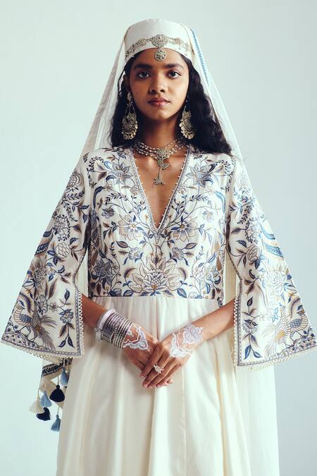 Wabi Sabi By Anshum-Ritesh_Ivory Chanderi Sequins, Beads, Embroidery V-neck Anarkali Set _at_Aza_Fashions