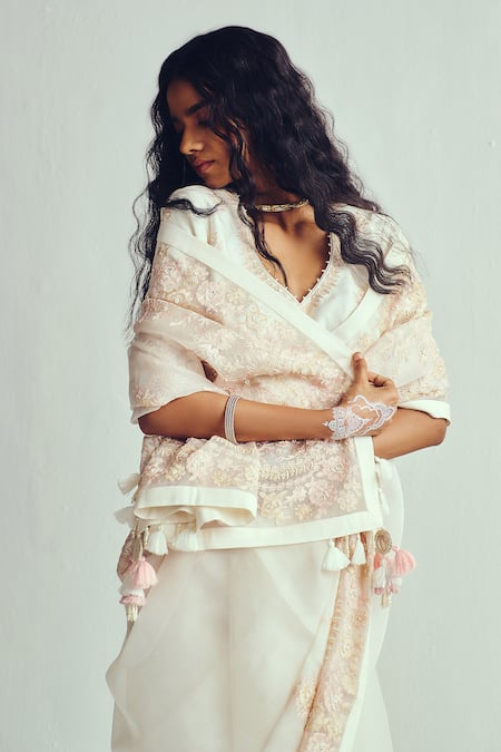 Wabi Sabi By Anshum-Ritesh_Ivory Organza, Silk Pearls, Embroidery V-neck Saree With Stitched Blouse _Online_at_Aza_Fashions