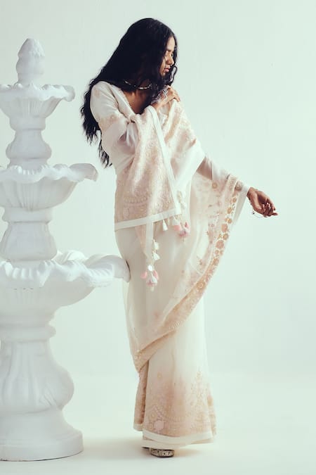 Buy_Wabi Sabi By Anshum-Ritesh_Ivory Organza, Silk Pearls, Embroidery V-neck Saree With Stitched Blouse _Online_at_Aza_Fashions