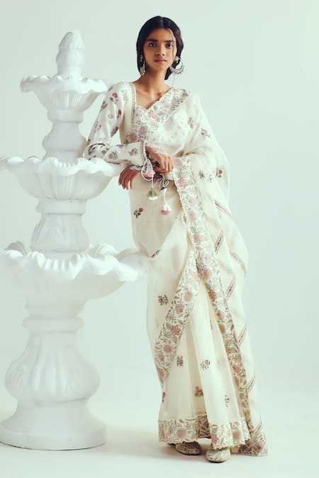 Buy_Wabi Sabi By Anshum-Ritesh_Ivory Organza, Chanderi Embroidery Sweetheart Neck Saree With Stitched Blouse _Online_at_Aza_Fashions