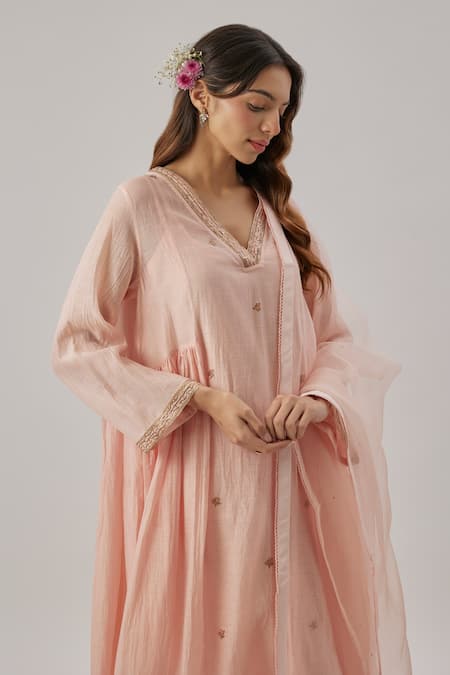 Cupid Cotton_Pink Chanderi Silk, Organza Embroidery V-neck And Kurta Set _Online_at_Aza_Fashions