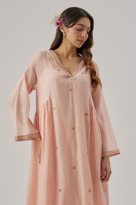 Buy_Cupid Cotton_Pink Chanderi Silk Embroidery V-neck Rose Kurta Set _Online_at_Aza_Fashions