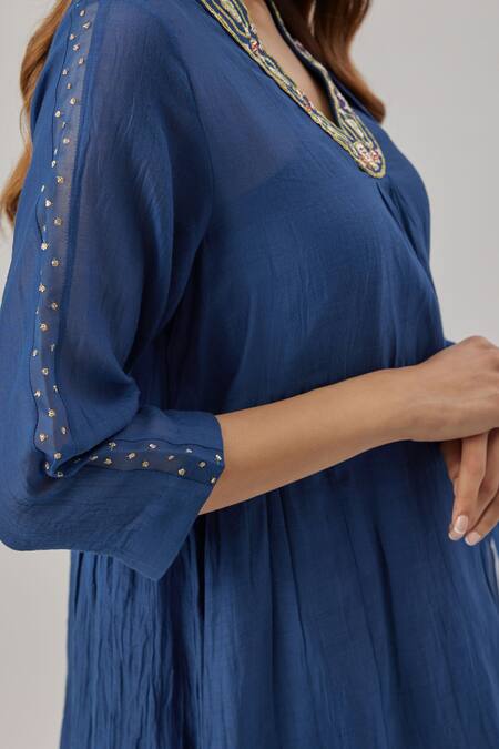Cupid Cotton Blue Chanderi Silk, Organza Embroidery Split V-neck Royal Kurta Set Online at Aza Fashions Cupid Cotton_Blue Chanderi Silk, Organza Embroidery Split V-neck Royal Kurta Set _Online_at_Aza_Fashions