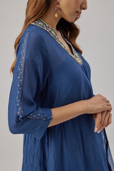Buy_Cupid Cotton_Blue Chanderi Silk Embroidery V-neck Royal Kurta Set _Online_at_Aza_Fashions