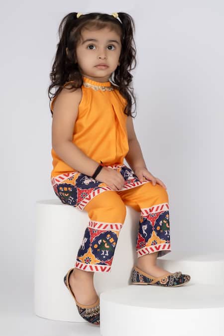 Buy Vivedkids Yellow Cotton Patola Kurta Set Online at Aza Fashions Buy_Vivedkids_Yellow Cotton Patola Kurta Set _Online_at_Aza_Fashions
