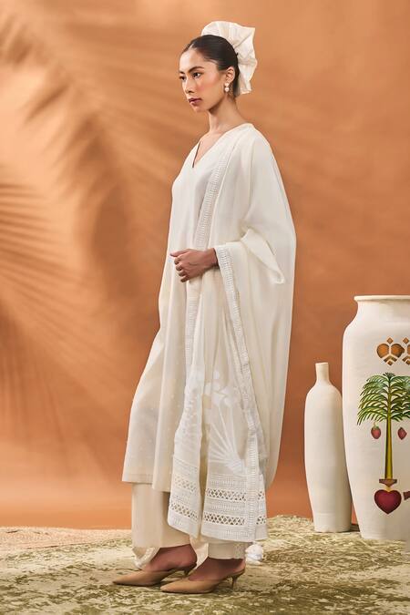 Masaba_Ivory Chanderi, Organza Embroidery V-neck Printed Kurta Set _at_Aza_Fashions