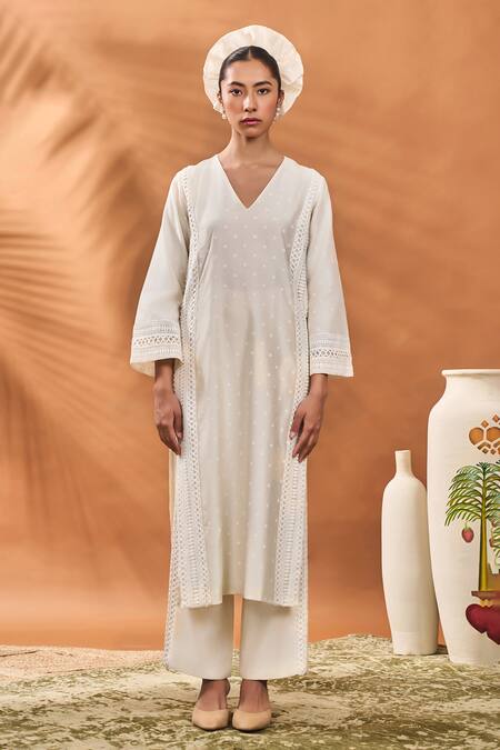 Shop_Masaba_Ivory Chanderi, Organza Embroidery V-neck Printed Kurta Set 