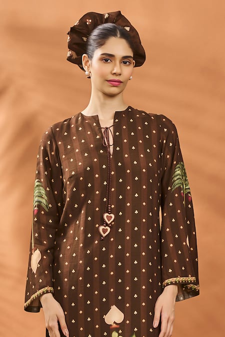 Masaba Brown Silk, Organza Embroidery Round Neck Striped Raw Kurta Set at Aza Fashions Masaba_Brown Silk, Organza Embroidery Round Neck Striped Raw Kurta Set _at_Aza_Fashions