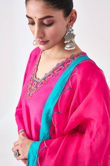 Janki India Pink Dupion, Silk, Organza Embroidery V-neck Kurta Set Online at Aza Fashions Janki India_Pink Dupion, Silk, Organza Embroidery V-neck Kurta Set _Online_at_Aza_Fashions